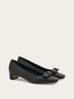 Ferragamo Iconic bow pump - Image 5